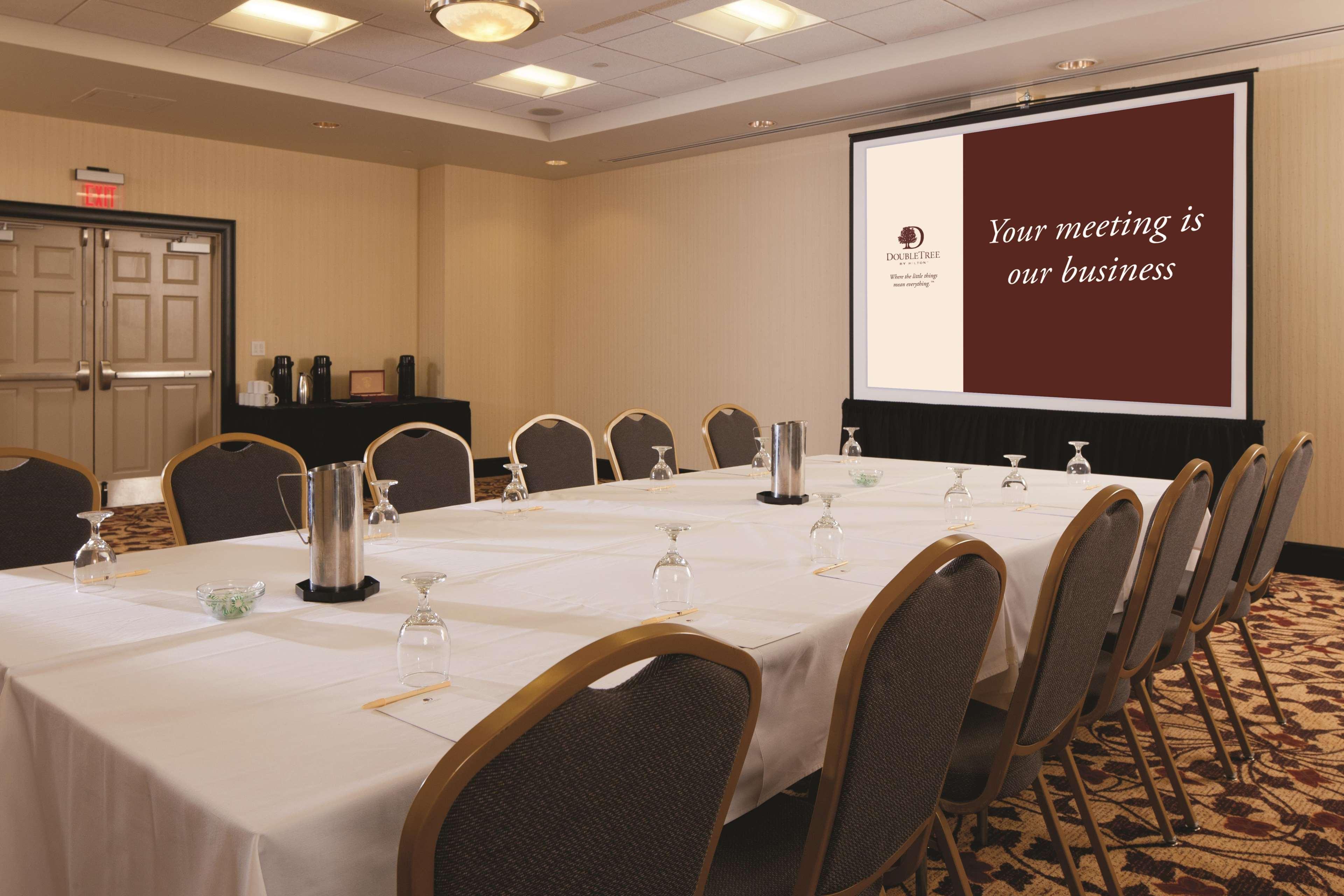 Doubletree By Hilton Pittsburgh Monroeville Convention Center Exterior foto